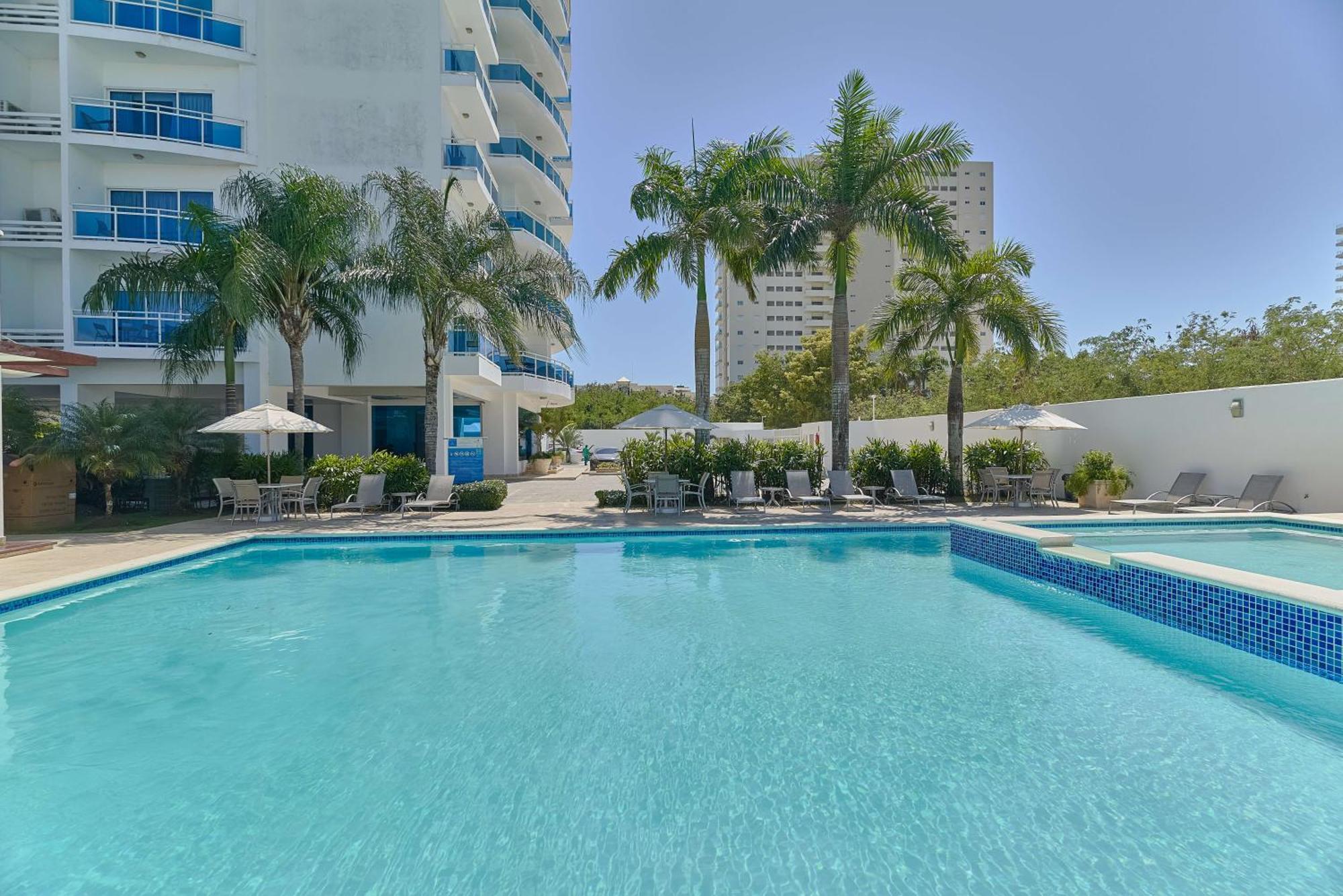 Elegante Aqua Marine Apartamento 璜多里奥 外观 照片